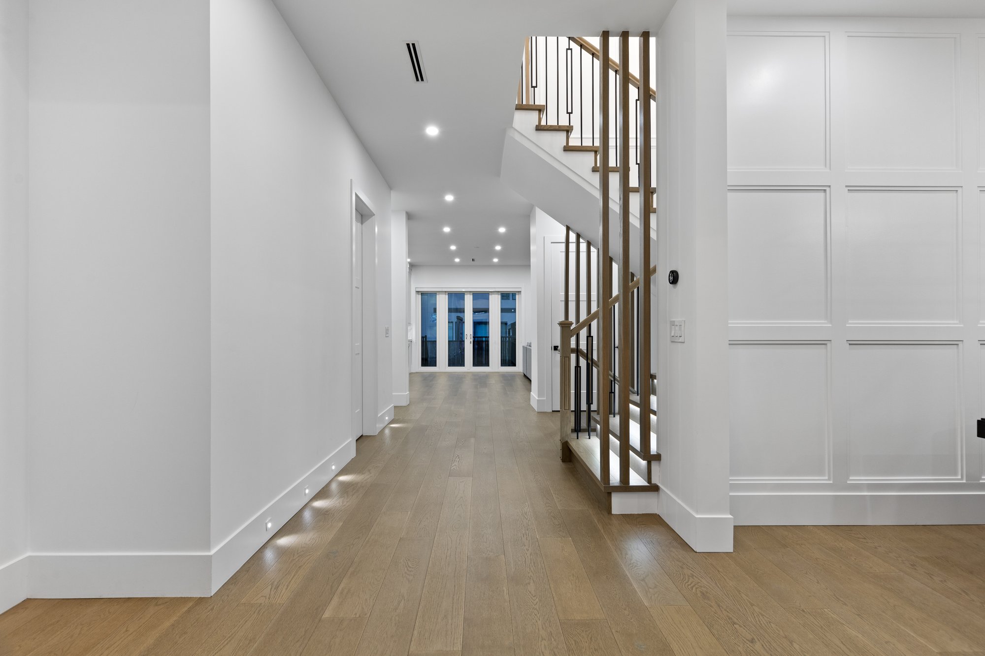 Belmont - Interior